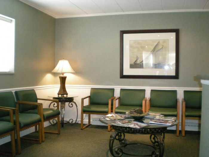 How to decorate a business waiting room